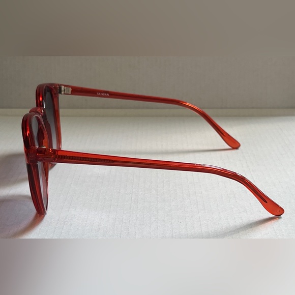 Vintage 80’s Round Oversized Red Sunglasses 55-18-145 - Picture 5 of 6